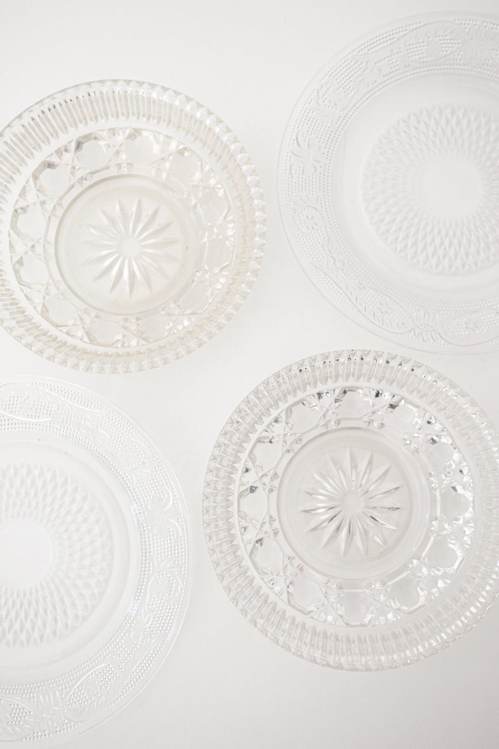 Vintage Inspired Glass Plates - ApolloBox