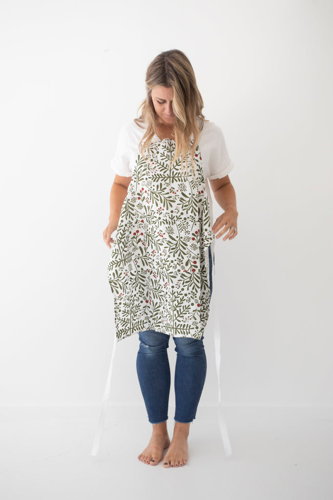 Adult Bistro Linen Apron in Holly Berry